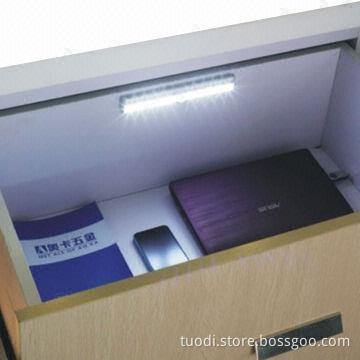 Battery Operated Under Cabinet Light, Sized 190 x 30 x 16mm, 1,800-2,000mcd Brightness